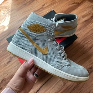 Air Jordan 1 Retro High OG Flyknit 'Wolf Grey'